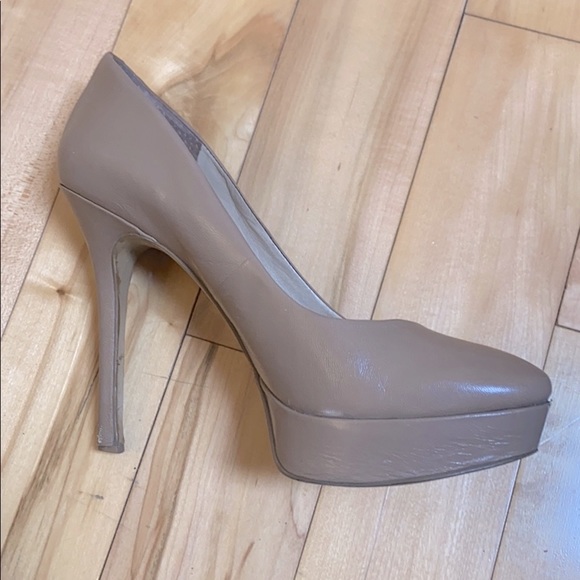 REDUCED Nine West Nude leather upper heels, size 8 - Picture 3 of 3